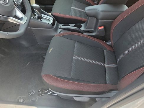 New 2025 Nissan Versa SR w/ Trunk Package image 11