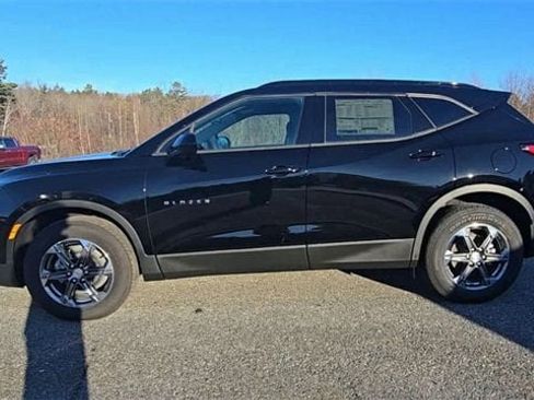 New 2025 Chevrolet Blazer LT w/ Convenience Package image 5