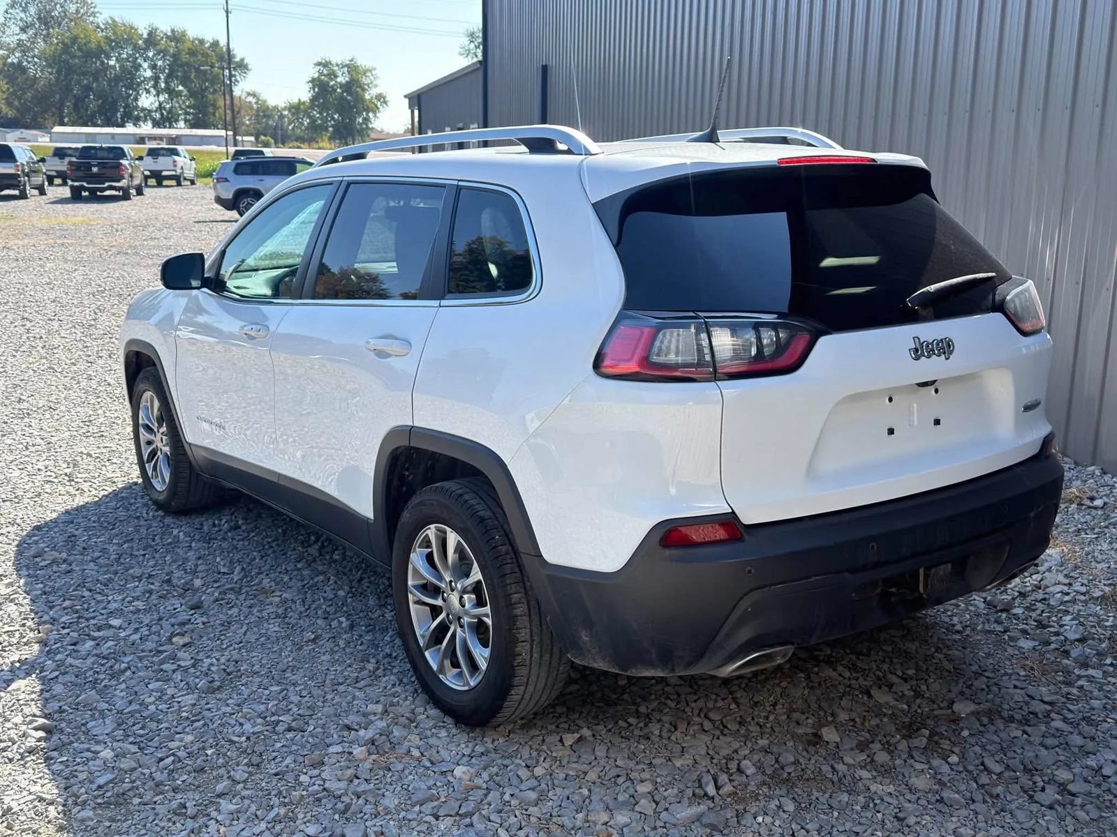 Used 2019 Jeep Cherokee Latitude Plus w/ Comfort/Convenience Group FWD image 7
