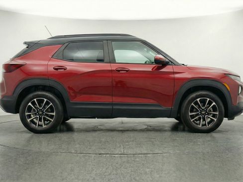 Used 2025 Chevrolet TrailBlazer LT FWD image 11