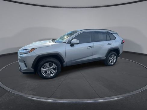 Used 2022 Toyota RAV4 XLE image 7