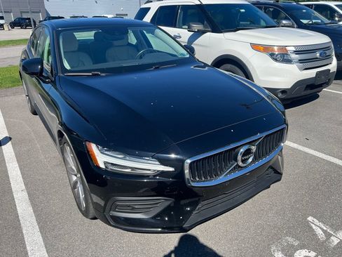 Used 2020 Volvo S60 T6 Momentum AWD/4WD image 3