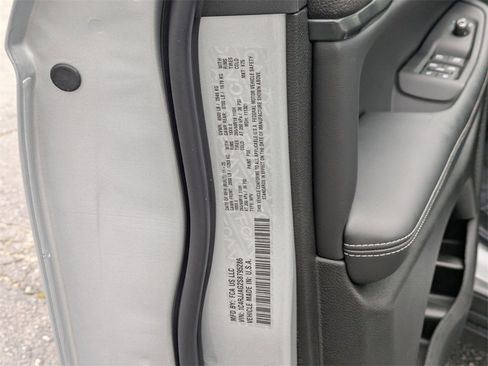 New 2025 Jeep Grand Cherokee L Laredo w/ Luxury Tech Group I image 29