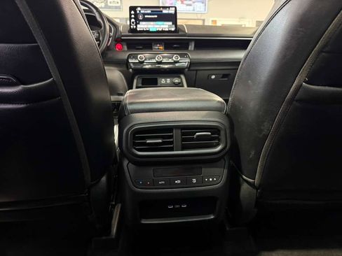 Used 2024 Honda Pilot Touring image 22