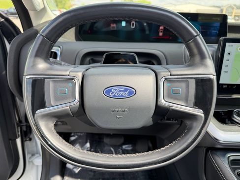Used 2025 Ford Expedition Max Platinum AWD/4WD image 27