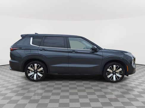 Used 2025 Mitsubishi Outlander SE AWD/4WD image 8