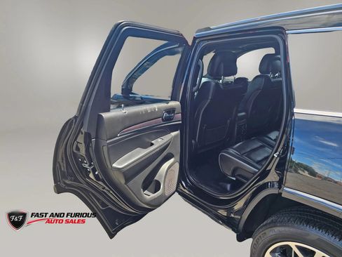 Used 2021 Jeep Grand Cherokee Overland AWD/4WD image 10