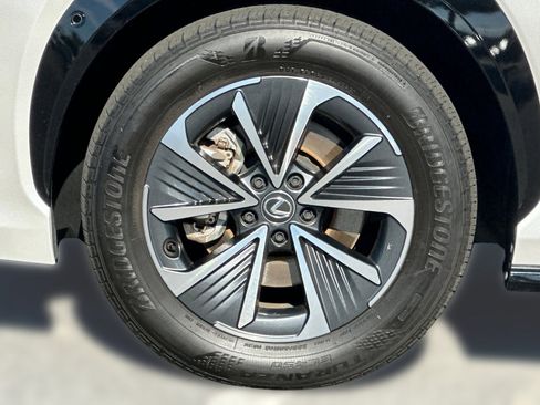 Certified 2023 Lexus RZ 450e Premium image 12