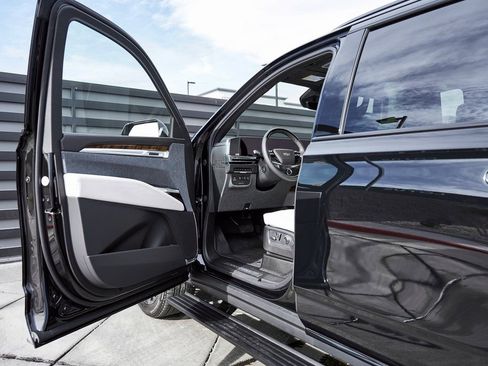 Used 2026 Cadillac Escalade Platinum Sport w/ LPO, Floor Liner Package image 31