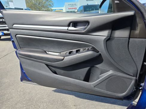 Used 2024 Nissan Altima 2.5 SR image 19