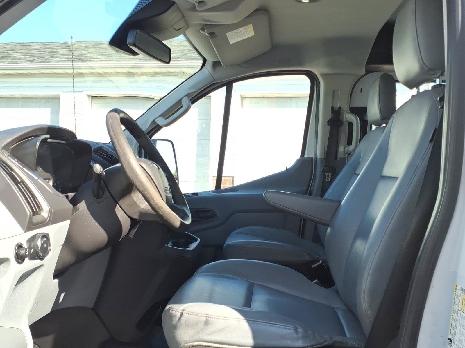 Used 2016 Ford Transit 150 130 Low Roof RWD image 6