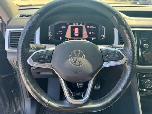 Used 2022 Volkswagen Atlas SEL R-Line AWD/4WD image 17