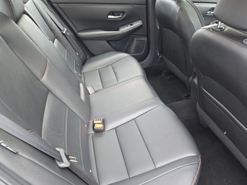 Used 2025 Nissan Sentra SR w/ SR Premium Package image 13