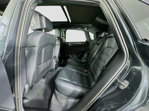 Certified 2026 Porsche Macan AWD/4WD image 24