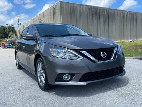 Used 2019 Nissan Sentra SR FWD image 3