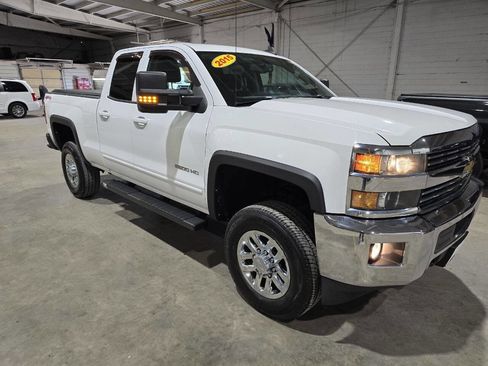 Used 2015 Chevrolet Silverado 2500 LT w/ LT Convenience Package AWD/4WD image 18
