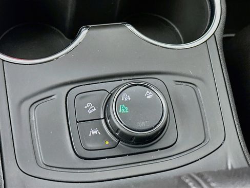 Used 2024 GMC Terrain SLE AWD/4WD image 24