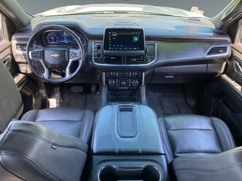 Used 2024 Chevrolet Suburban LT RWD image 10