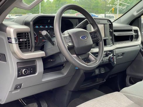 Used 2025 Ford F250 XLT image 9