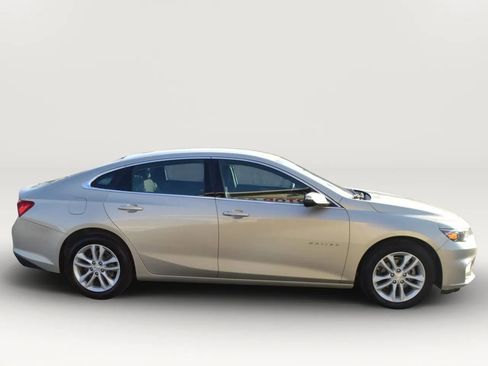 Used 2016 Chevrolet Malibu LT w/ Driver Confidence Package image 10