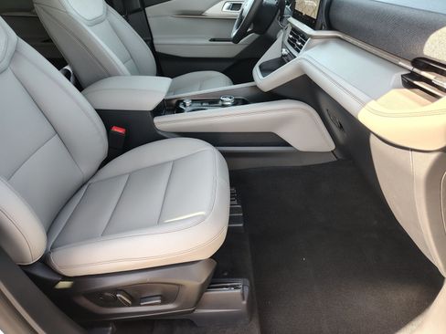 New 2026 Ford Explorer Active w/ Active Comfort Package RWD image 28