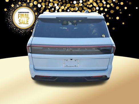 New 2025 Lincoln Navigator Reserve image 7