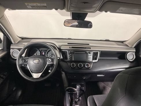 Used 2018 Toyota RAV4 LE w/ Carpet Mat Package AWD/4WD image 21