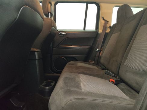 Used 2016 Jeep Patriot Sport w/ Power Value Group image 18