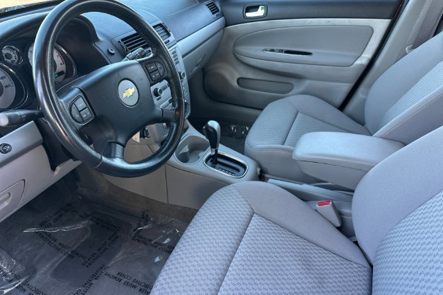 Used 2005 Chevrolet Cobalt LS w/ Preferred Equipment Group FWD image 11