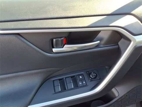 Used 2025 Toyota RAV4 XLE image 13