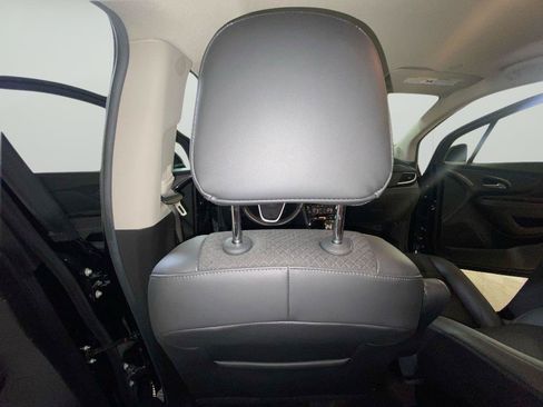 Used 2022 Buick Encore Preferred w/ Safety Package II AWD/4WD image 21