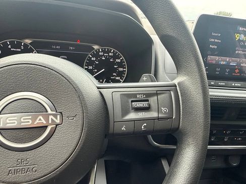 Used 2023 Nissan Rogue S AWD/4WD image 16