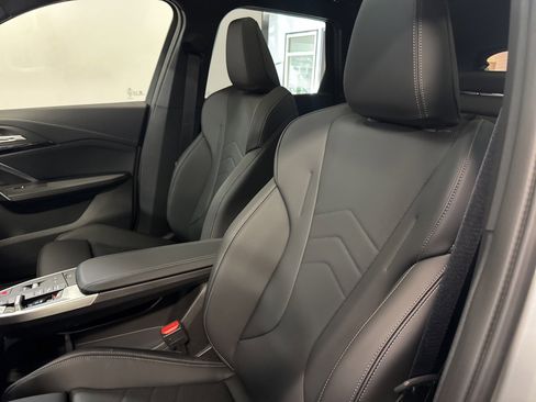 Used 2025 BMW X1 xDrive28i w/ Premium Package image 9