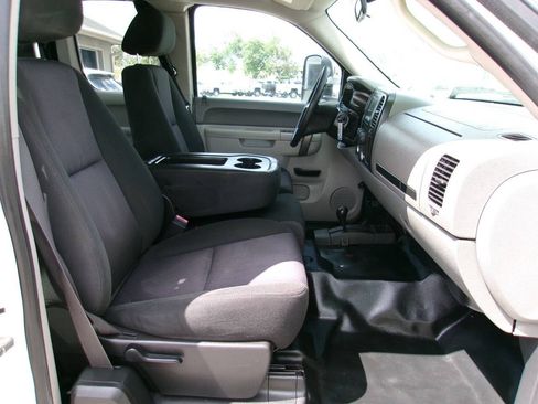 Used 2013 Chevrolet Silverado 2500 W/T AWD/4WD image 12