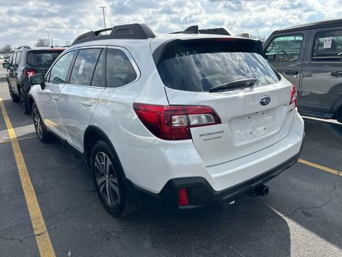 Used 2018 Subaru Outback 2.5i Limited image 3