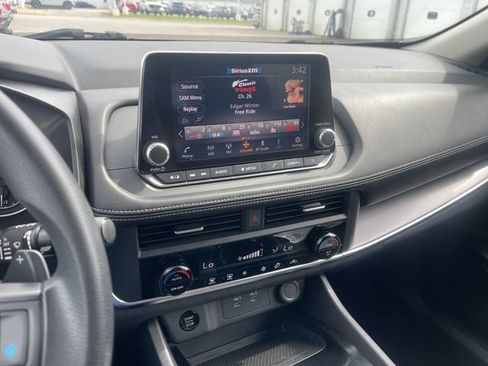 Used 2024 Nissan Rogue SV AWD/4WD image 20