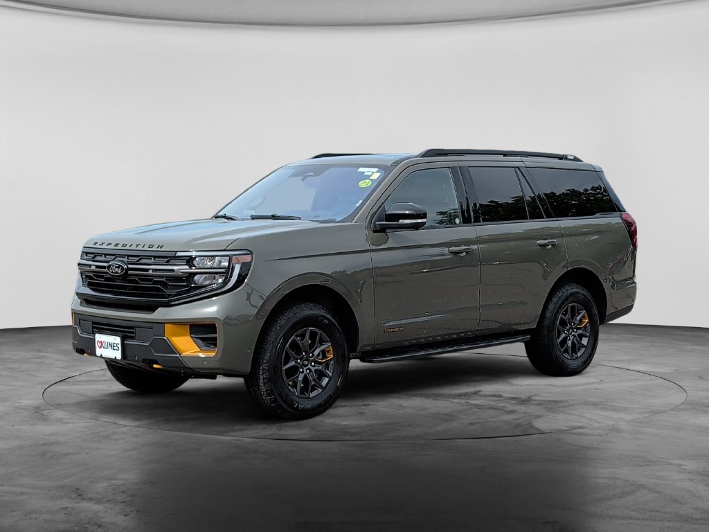 Used 2025 Ford Expedition Tremor AWD/4WD image 3