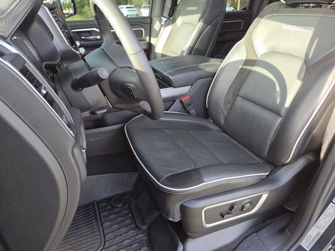 Used 2025 RAM 1500 Laramie w/ Night Edition AWD/4WD image 29
