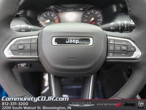 New 2025 Jeep Compass Limited w/ Sun & Sound Group AWD/4WD image 13