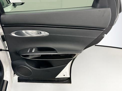 Used 2025 Genesis GV70 2.5T AWD/4WD image 32