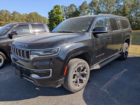 Used 2024 Jeep Wagoneer L Series III w/ Flexible Seating Group image 2