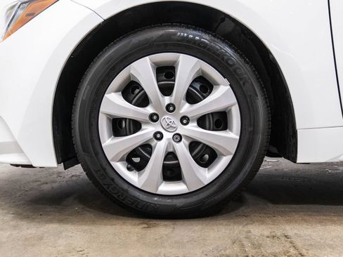 Certified 2025 Toyota Corolla LE FWD image 11