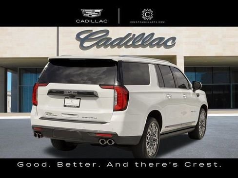 Used 2023 GMC Yukon XL Denali Ultimate AWD/4WD image 3