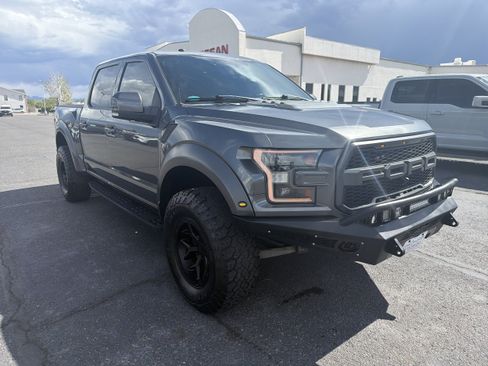 Used 2018 Ford F150 Raptor w/ Equipment Group 802A Luxury AWD/4WD image 4