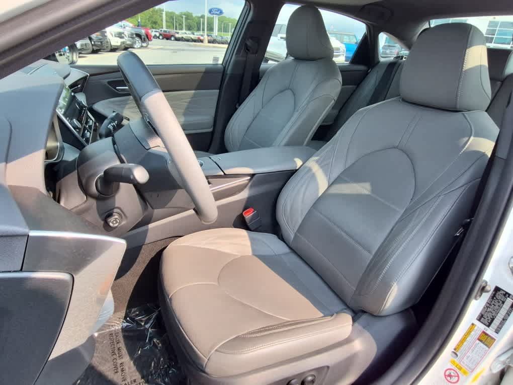 Used 2019 Toyota Avalon Limited w/ Advanced Safety Package FWD image 10
