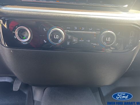 Used 2022 Chevrolet Silverado 1500 LT AWD/4WD image 11