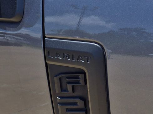 Used 2022 Ford F250 Lariat w/ Lariat Ultimate Package AWD/4WD image 9
