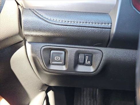 Used 2019 GMC Acadia Denali w/ Technology Package FWD image 17