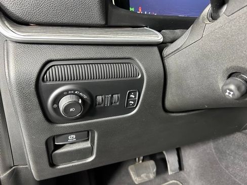 Used 2023 Jeep Wagoneer L Series III w/ Convenience Group I AWD/4WD image 24