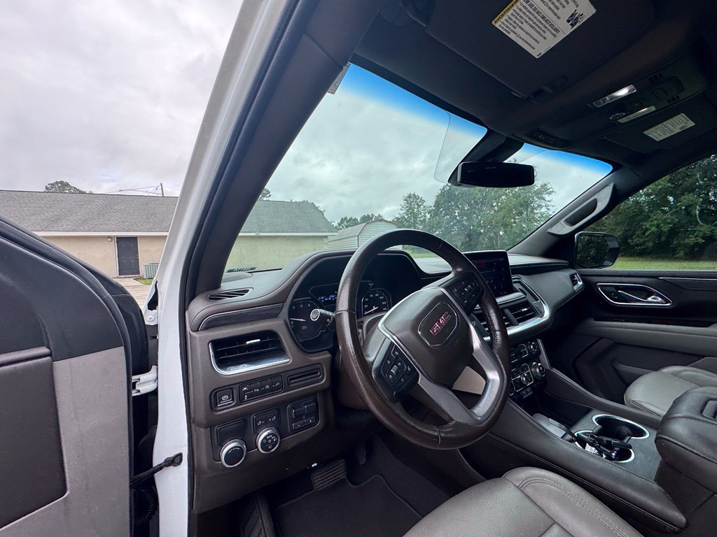 Used 2021 GMC Yukon XL SLT w/ SLT Luxury Package RWD image 15